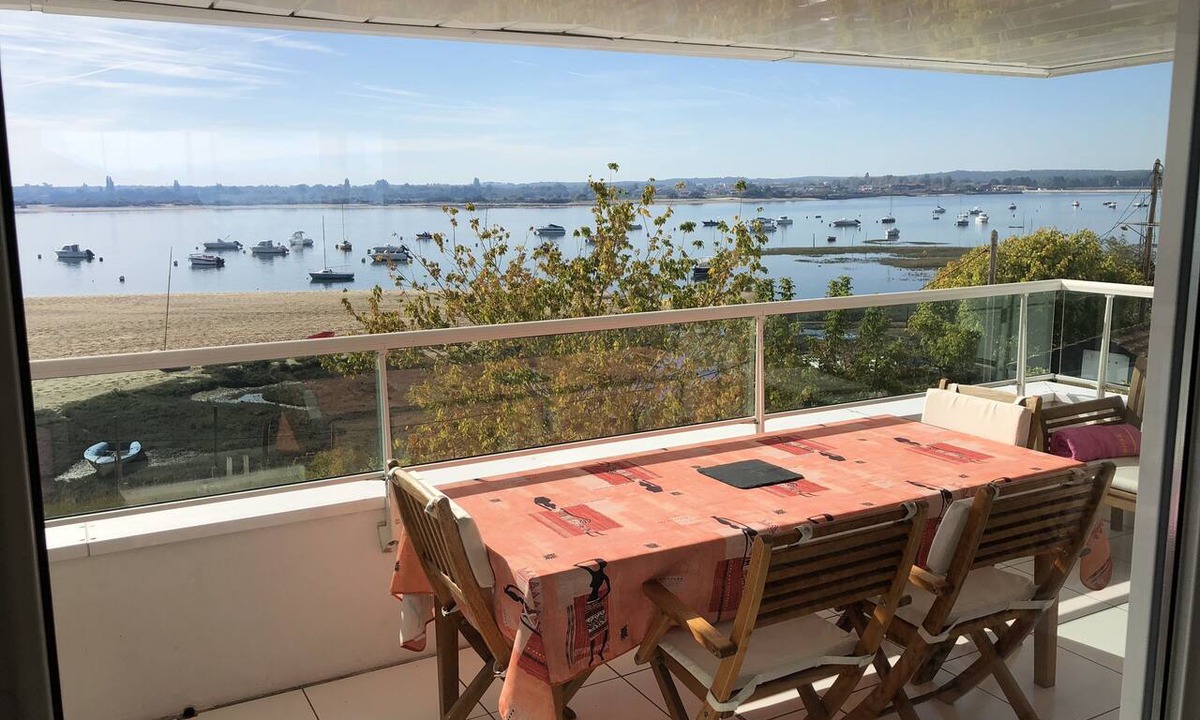 Arcachon Apartment | CaraÏbes* apartment with south-facing terrace overlooking the Arcachon basin