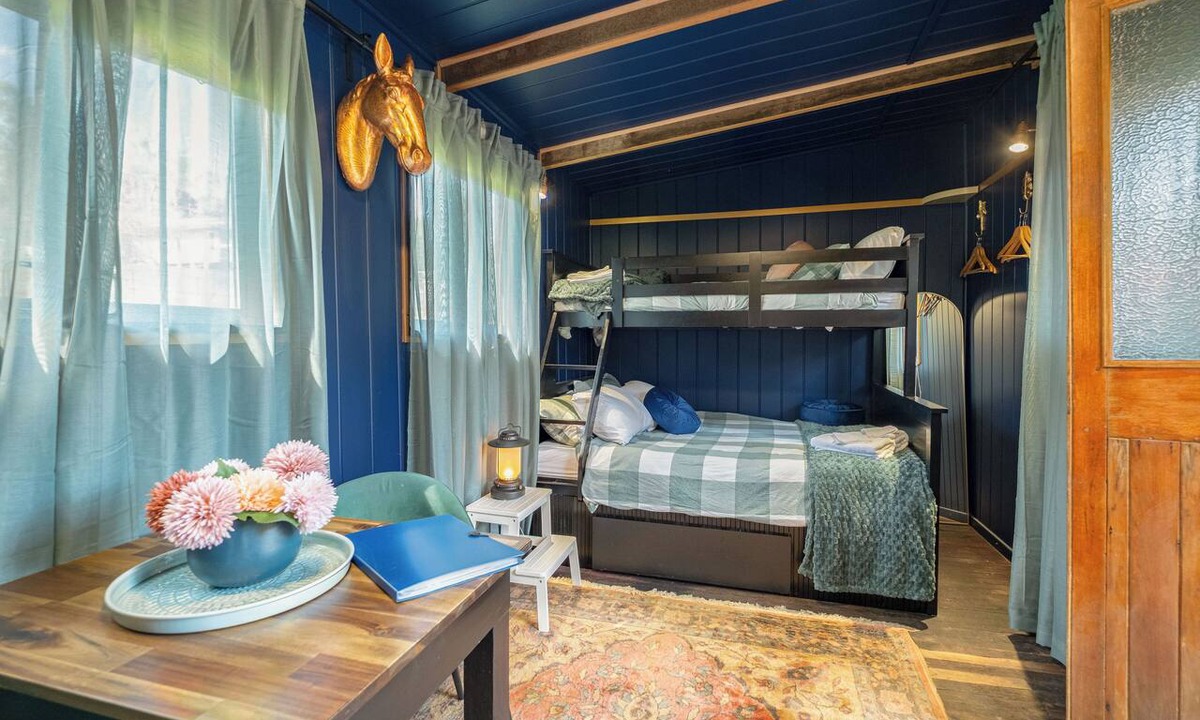 Gheerulla Cabin | Escape to our unique farmstay. Room to breathe and space to move.