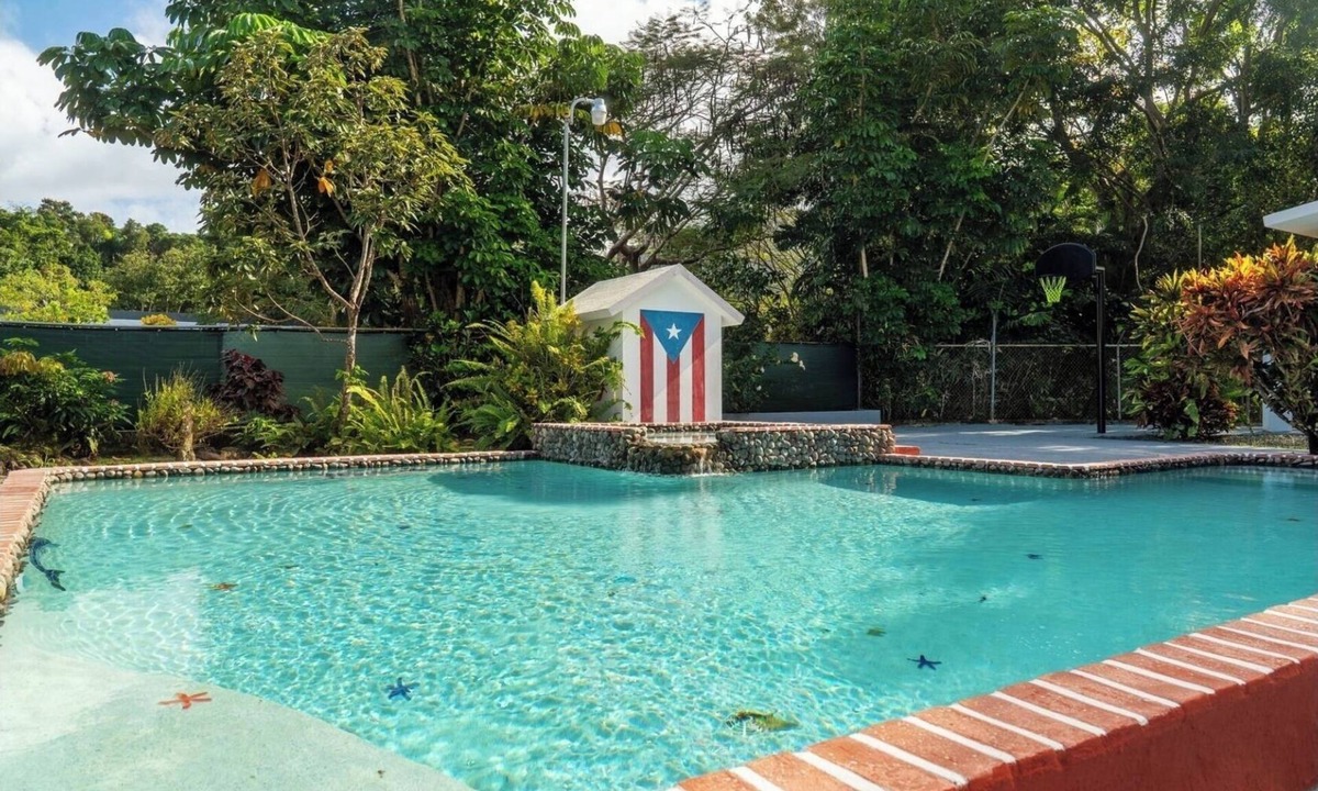 Mameyes II House | Family House w. Pool, Parking & Basketball Court! In Rainforest!10 min to beach!