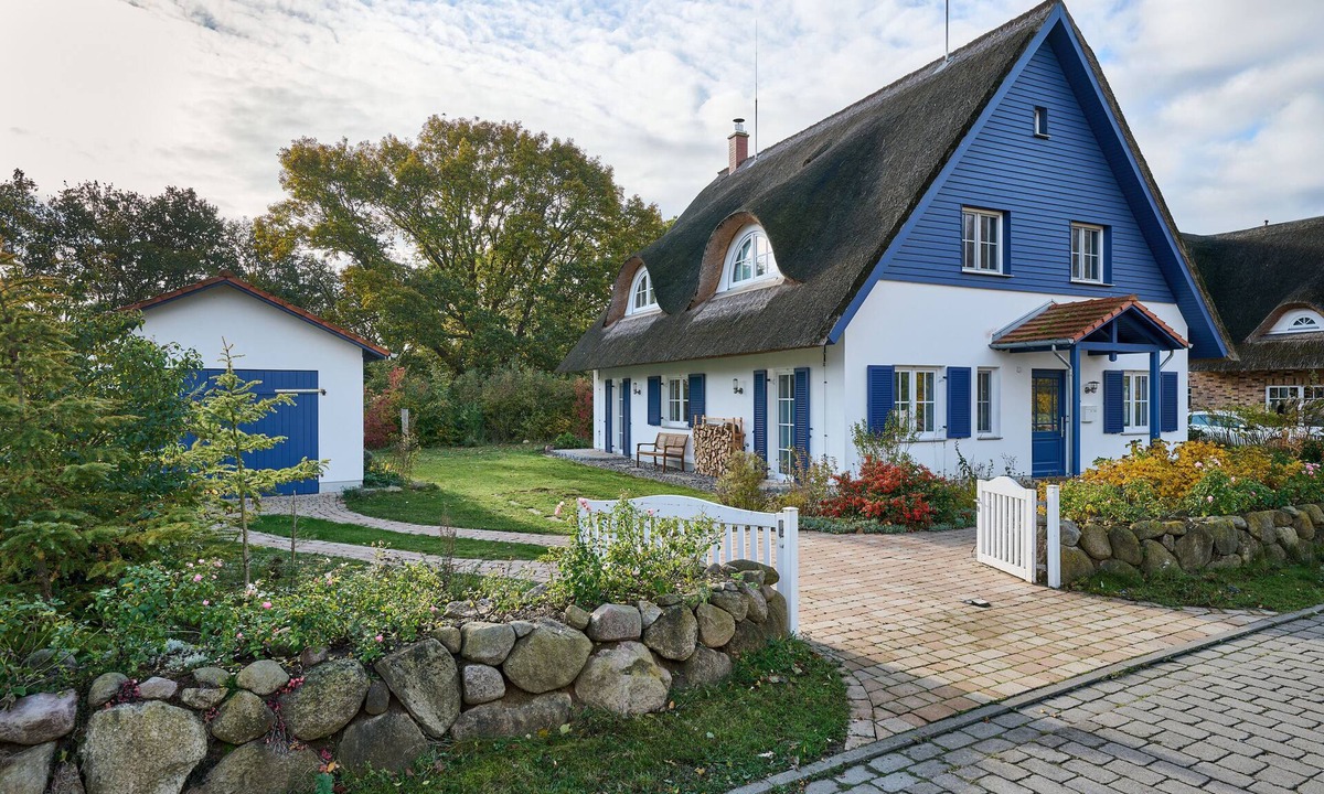 Rerik House | generous thatched cottage (160 m²) on the Baltic Sea, sauna, stove, forest edge location