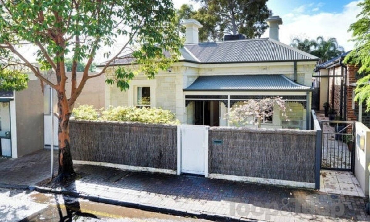 Norwood House | Gorgeous sandstone villa in the heart of Norwood