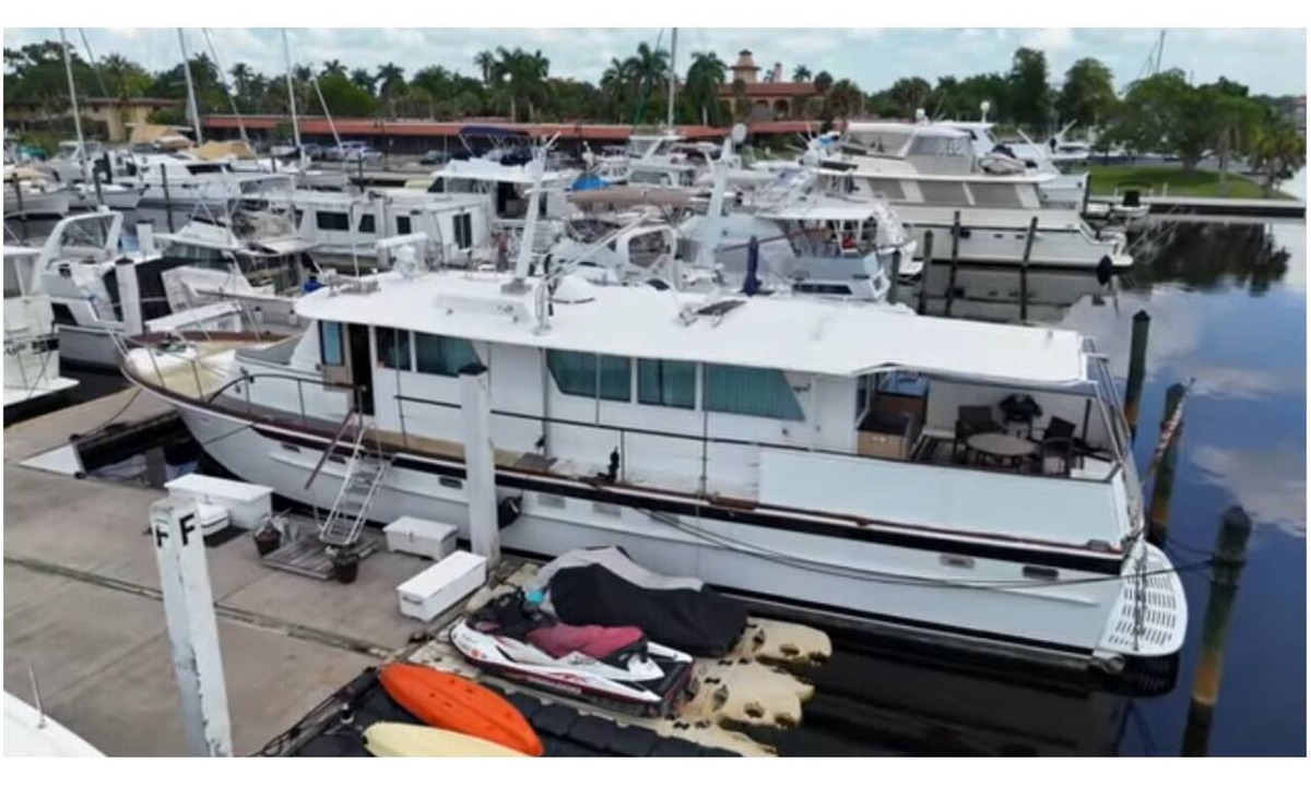 Naples Boat Rental | Live like a movie star on a 68 ft yacht
