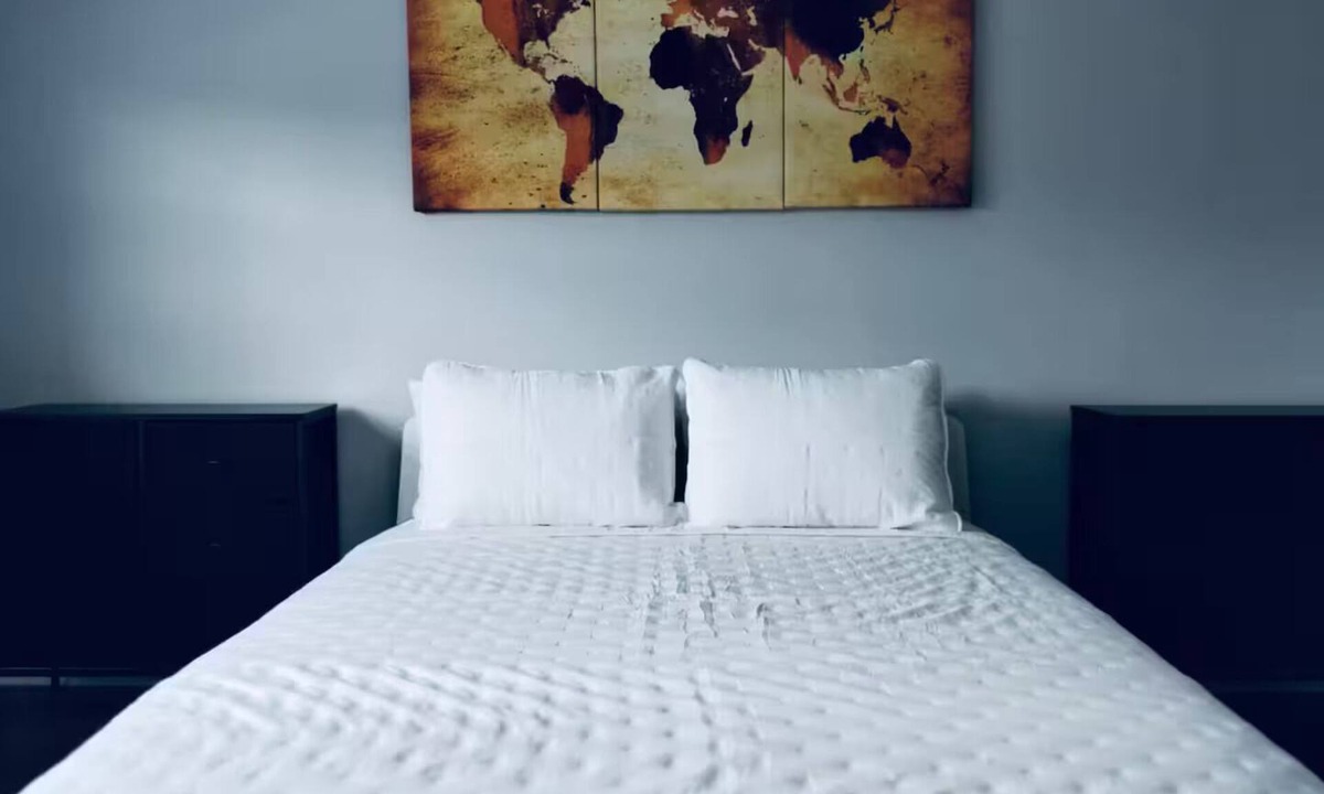 Rossville House | Private Upstairs Unit near Balt City/John Hopkins