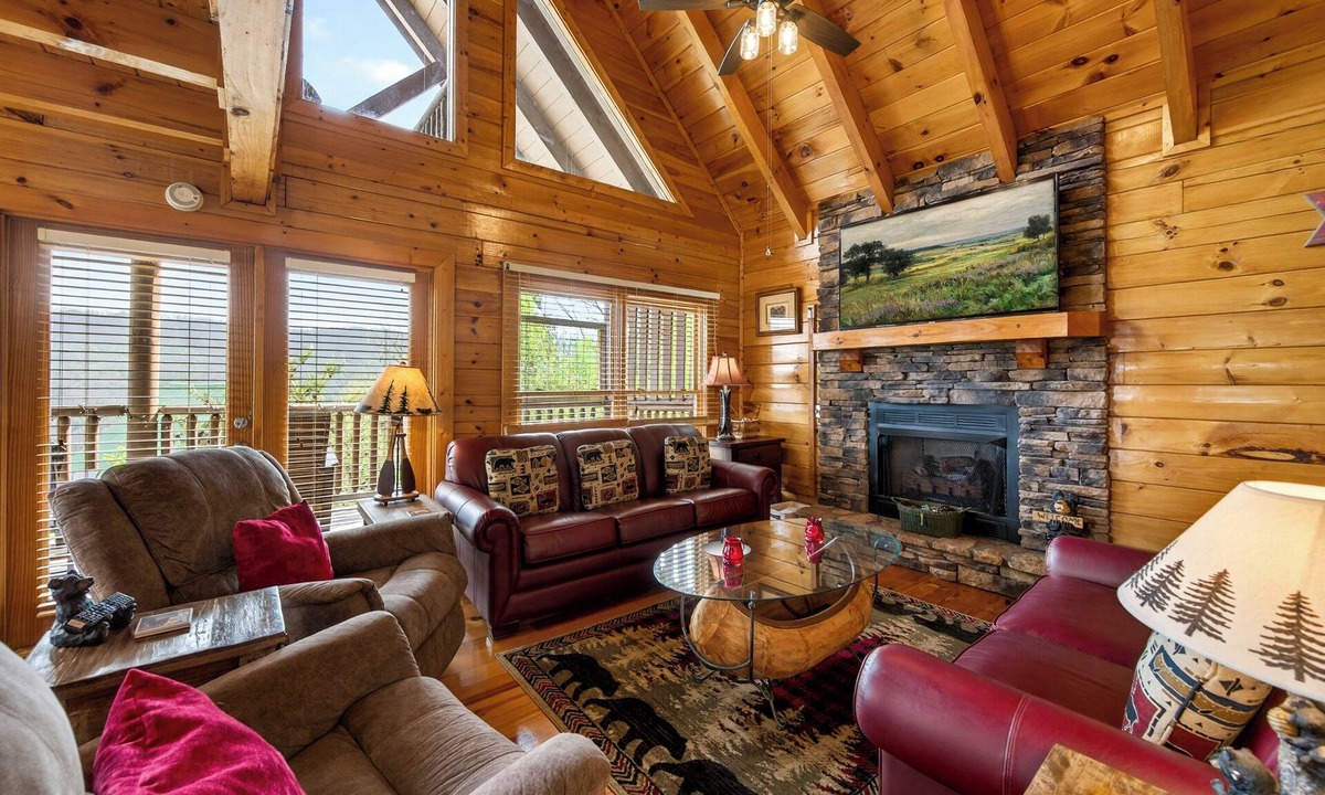 Pigeon Forge Cabin | Resort setting w/awesome Mtn views! Self checkin, close to Nat’l Park! Sleeps 6