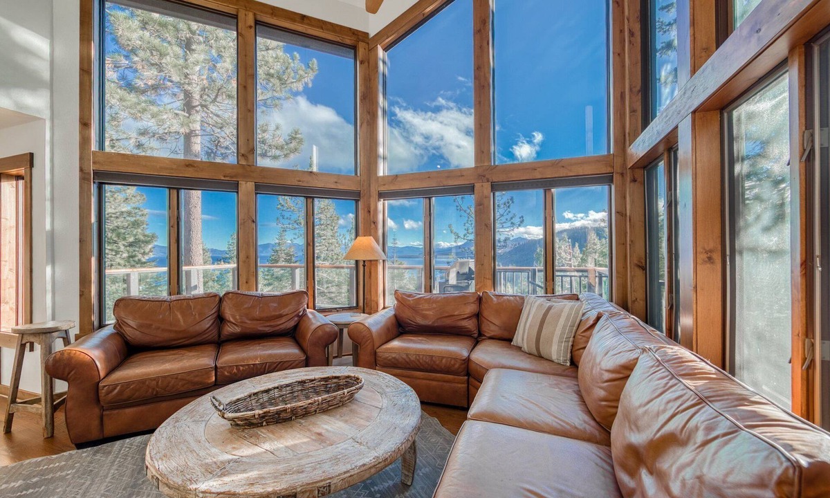 Talmont House | Tahoe Point of View by Tahoe Getaways - Hot Tub + Sauna + Lake Views + Private Beach