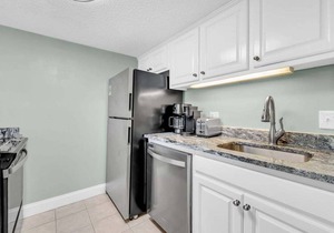 313- Coastal Cool Beachfront Condo with stunning ocean views! in Destin