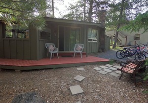 Bikes close to Sunriver Village and SHARC Passes! Private hot tub! in Sunriver