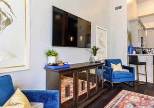 💙 DWNTWN NOLA CHARMER,WITH ALL THE FEELS! 2BR+QUEEN Sleeper Sofa+Private Balcony💙The Steamboat in New Orleans