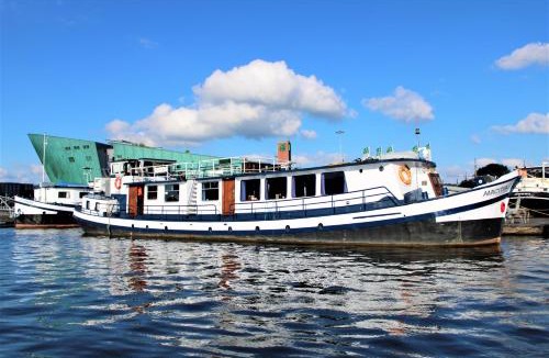 Amsterdam City Centre Boat Rental | AmicitiA