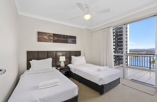 Surfers Paradise Apartment | Apartment 1135 is a spacious 3 bedroom-2 bathroom holiday apartment that is idea
