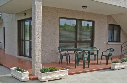 Villalonga Apartment | APARTMENT IN RURAL HOUSE OF SANXENXO, AREA NEAR THE SEA WITH WIFI and FREE PARKING