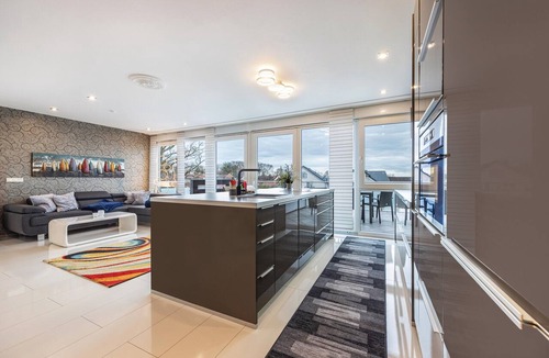 Region Hannover District Apartment | Apartment 'Studio Comfort' with direct Lake View, Balcony and Wi-Fi