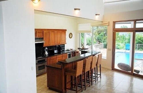 Manuel Antonio House | Casa Papillon: Waterfall pool, Jungle Views, Terrace, Sleeps 12