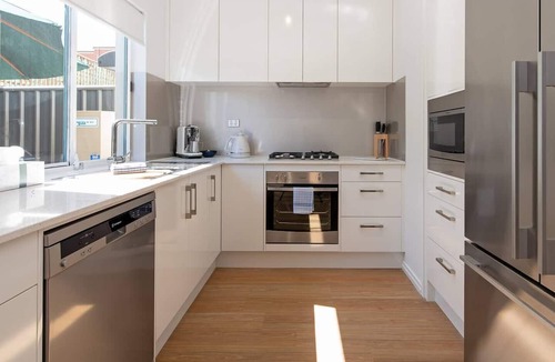 North Adelaide House | Colleys Nest Family friendly Townhouse w Patio