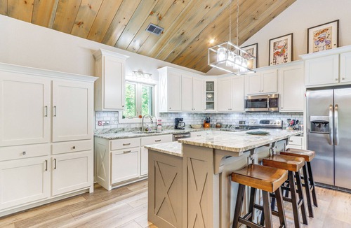 Tarheel House | Deck, Fire Pit & Fireplace: Murphy Forest Retreat