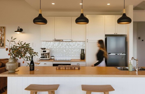 McLaren Vale Villa | Escape Two - Luxury romantic vineyard villa, sunset views & outdoor bath