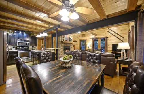 Broken Bow Cabin | Hot tub, Pool Table, Fireplace, Playground & Arcade Console