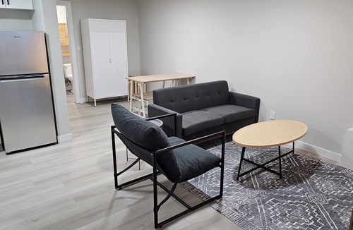 Jasper Place House | New Peaceful 2 Bedroom West Edmonton Mall ~ Downtown ~ Rogers ~ U of A