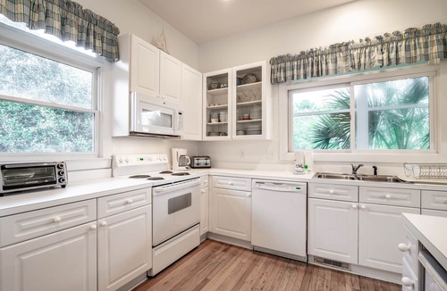 Litchfield by the Sea House | Pacem Place-Quaint home in Private Community of Litchfield By the Sea