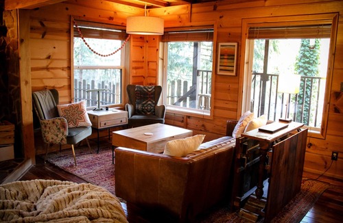 Sandy House | Sandy River's Hush, Cozy Cabin on 1.2 acres tucked above the Sandy River