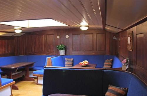 Stadsdriehoek Boat Rental | Sudermar