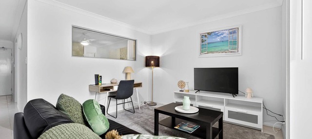 1BR Rockingham Escape | Close to Beach & Shops in Rockingham