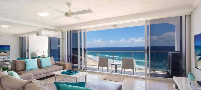 24B Peninsula Stylish Apt with Beach Views Surfers in Surfers Paradise