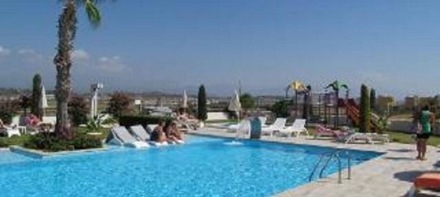3 bed duplex with private pool close to everything in Side