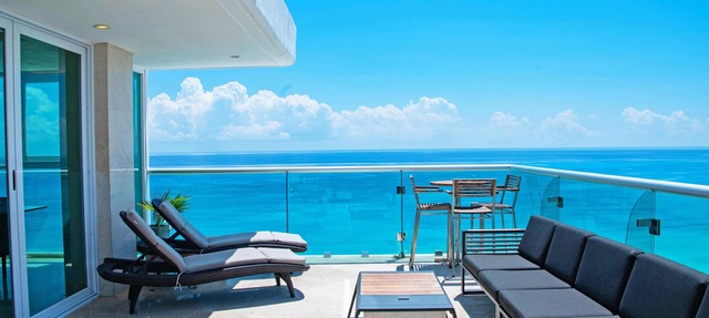 6BR/6Bth – Beachfront – Amazing Penthouse Combo #201 in Cancun