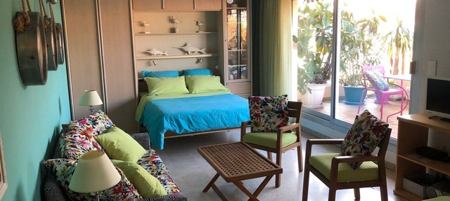 A 35-sq.m studio with a terrace, a 30-sq.m garden on the top floor: calm and bri in Nice