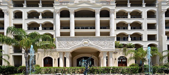 AFFORDABLE BEACHFRONT LUXURY 3 BR CONDO 4TH FL THE FAMOUS LANDMARK OF COZUMEL in Cozumel