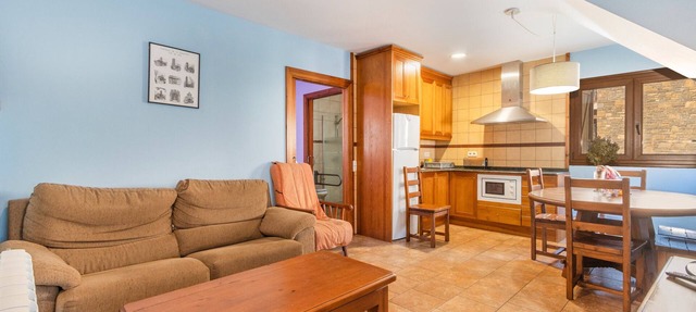 Apartment 'El Paller' with Mountain View and Private Garden in Durro