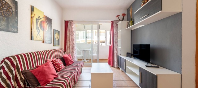 Apartment 'Trilo 24' with Wi-Fi and Air Conditioning in Es Pujols