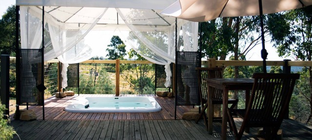 Avalon private spa villa - idyllic couples getaway in Hepburn Springs