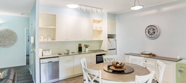 Baden 58 - Rainbow Shores. Pools, outdoor spa, walk to beach. Tennis court in Rainbow Beach