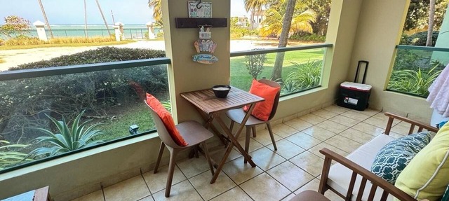 Beachfront Gem - A Tropical Hidden Gem with Mesmerizing Ocean View in Loíza