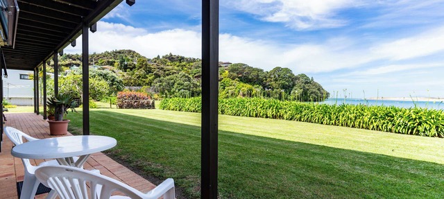 Beachfront Marvel - Mangawhai Heads holiday unit in Mangawhai