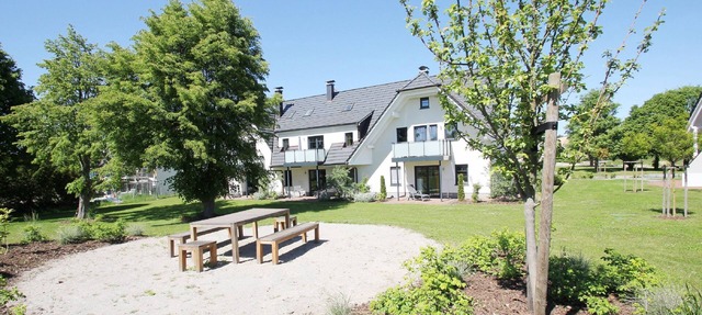 Beachfront vacation rental with a terrace, access to the pool and sauna - Rex Rugia in Mönchgut OT Lobbe
