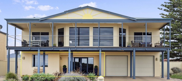 Beachside Escape Right On The Esplanade in Christies Beach