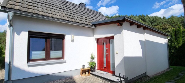 Beautiful cozy cottage with a view of the countryside and close to the outdoor pool in Unterwellenborn
