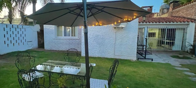 Beautiful house near the airport, LATU, Lawn Tennis, and Sofitel in Carrasco Sur! in Montevideo