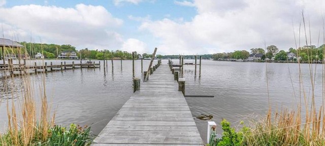 Beautiful, spacious, quiet waterfront house! in Middle River