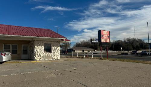 Big 12 Motel Broken Bow NE in Broken Bow