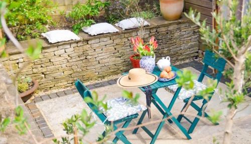 Bright & Beautiful Open Plan Coach House Painswick in Painswick