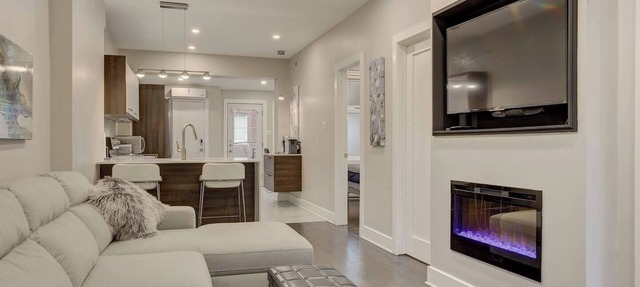 Charming 2BR townhouse w. Parking in Quiet Neighbourhood in Montréal