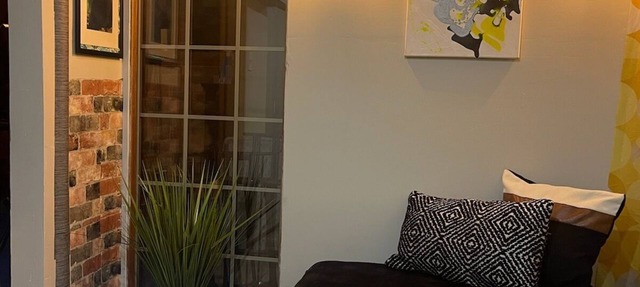 Charming 3-bedroom house with fitness equipment in lovely Oak Forest in Oak Forest