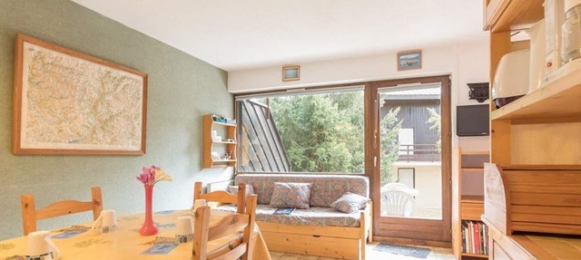 Charming Studio with Garden, Sleeps 4, South-Facing in Serre-Chevalier in Saint-Chaffrey