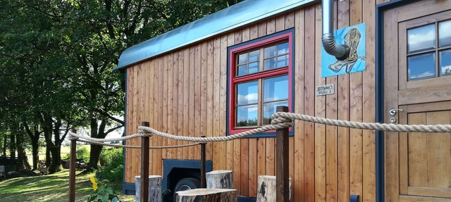 Circus wagon on the edge of the forest, family friendly, pets allowed in Tettau OT Kleintettau
