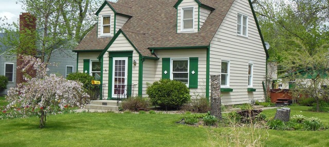 Clean, comfortable & conveniently located! in Saint Cloud