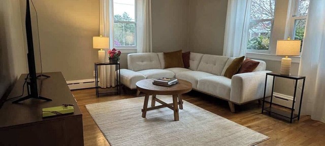 Comfortable 4 Bed Home close to Gillette in Foxborough
